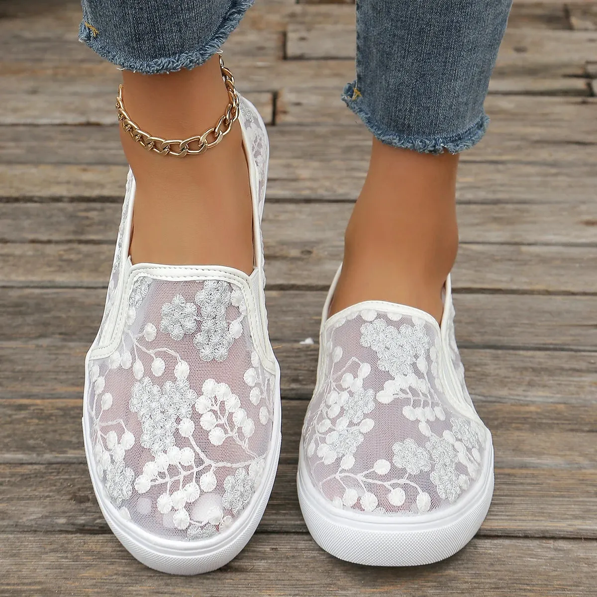 2024 New Women's Sneakers Floral Embroidery Mesh Sneakers for Women Slip on Casual Comfy Heeled Shoes Woman